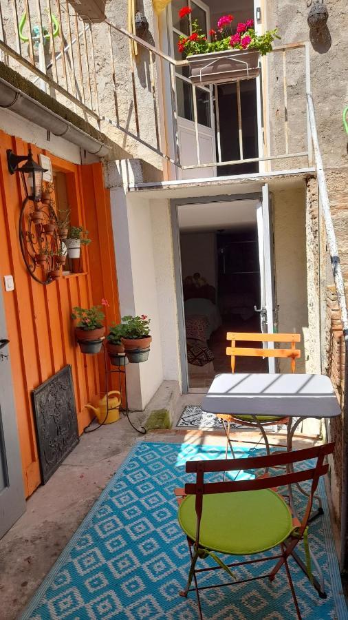 Sur Le Chemin Bed & Breakfast Auvillar Exterior photo
