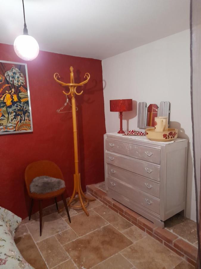Sur Le Chemin Bed & Breakfast Auvillar Exterior photo